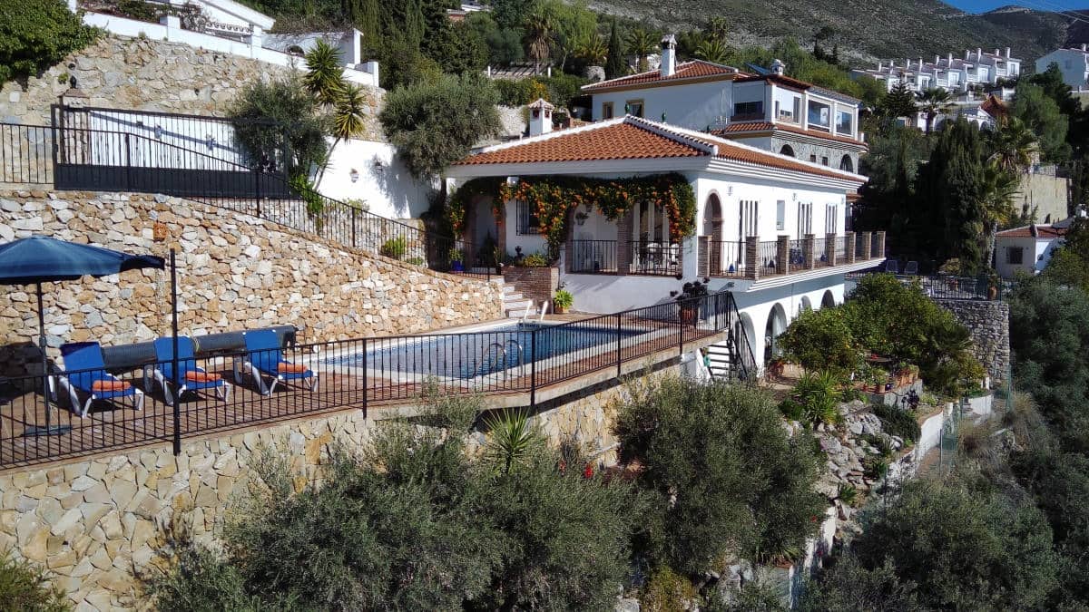 5 bedroom Villa for sale in Competa with pool garage - € 575,000 (Ref: 9506319)