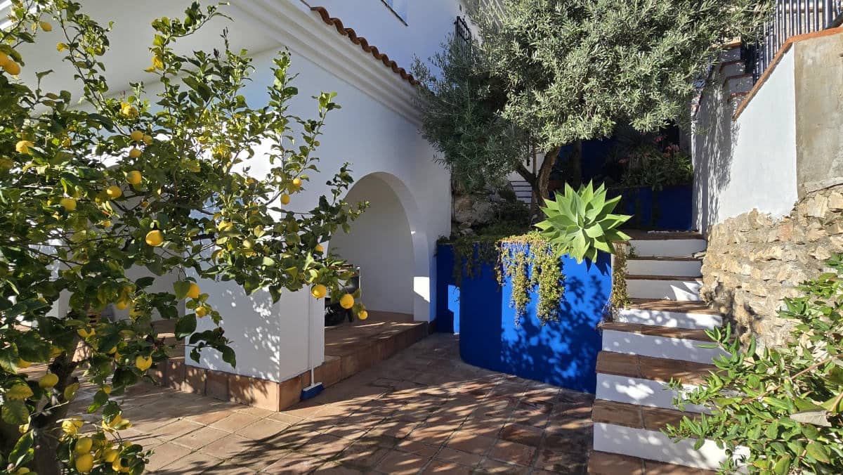 5 bedroom Villa for sale in Competa with pool garage - € 575,000 (Ref: 9506319)