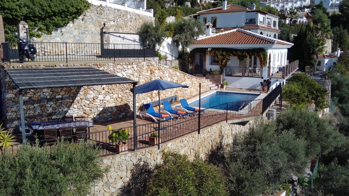 5 bedroom Villa for sale in Competa with pool garage - € 575,000 (Ref: 9506319)