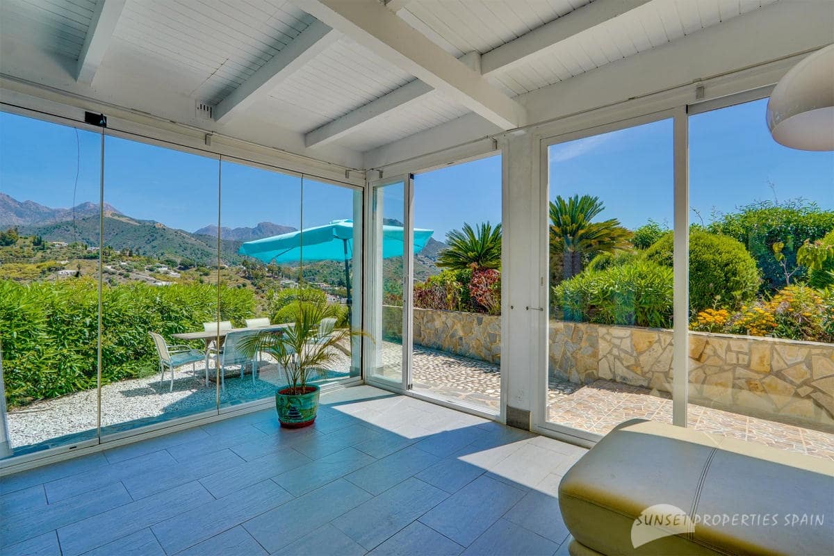 3 camera da letto Villa in vendita in Torrox con piscina - 399.000 € (Rif: 9806737)