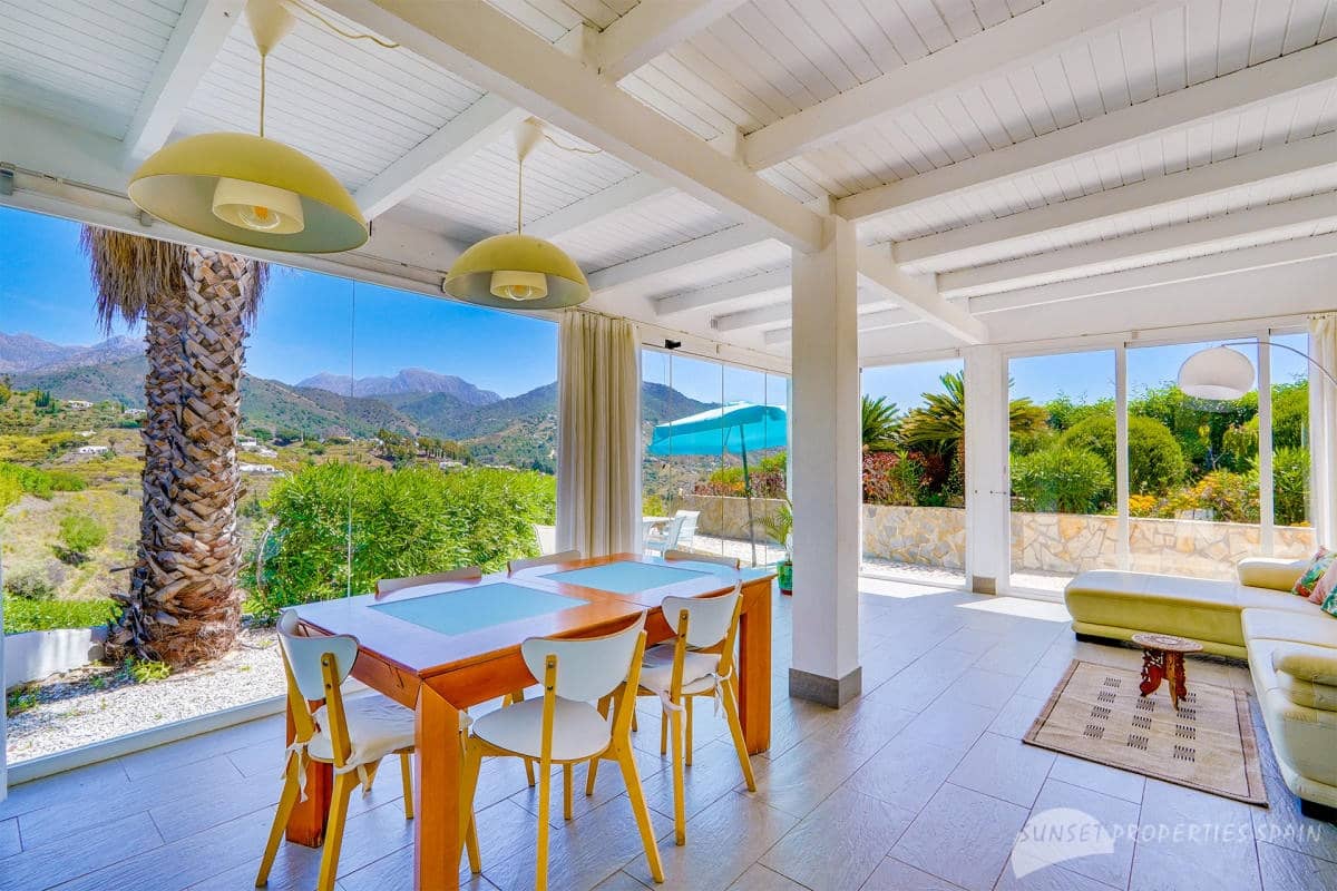 3 camera da letto Villa in vendita in Torrox con piscina - 399.000 € (Rif: 9806737)