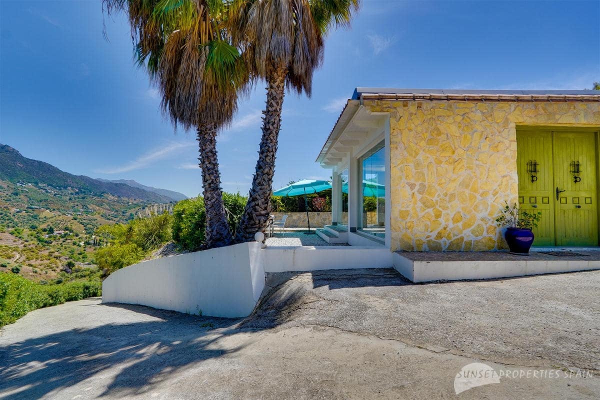 3 camera da letto Villa in vendita in Torrox con piscina - 399.000 € (Rif: 9806737)