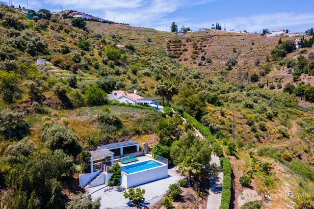 3 camera da letto Villa in vendita in Torrox con piscina - 399.000 € (Rif: 9806737)