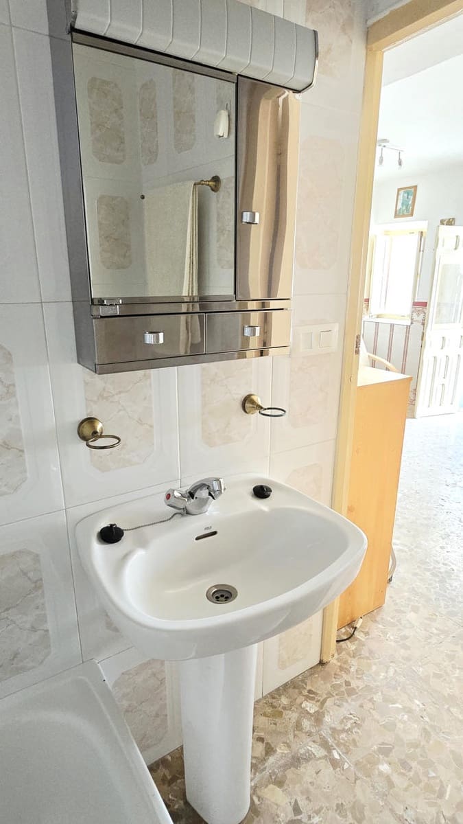 2 makuuhuone Omakotitalo myytävänä paikassa Benamargosa - 95 950 € (Ref: 9964284)