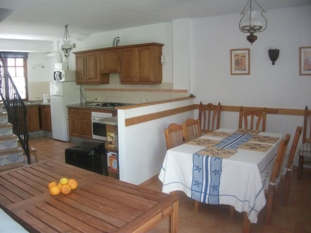 3 slaapkamer Villa voor vakantieverhuur in Lecrín met zwembad - € 250 (Ref: 1059347)