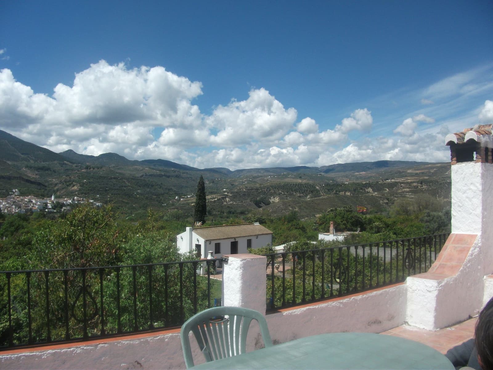 3 slaapkamer Villa voor vakantieverhuur in Lecrin met zwembad - € 250 (Ref: 1059347)