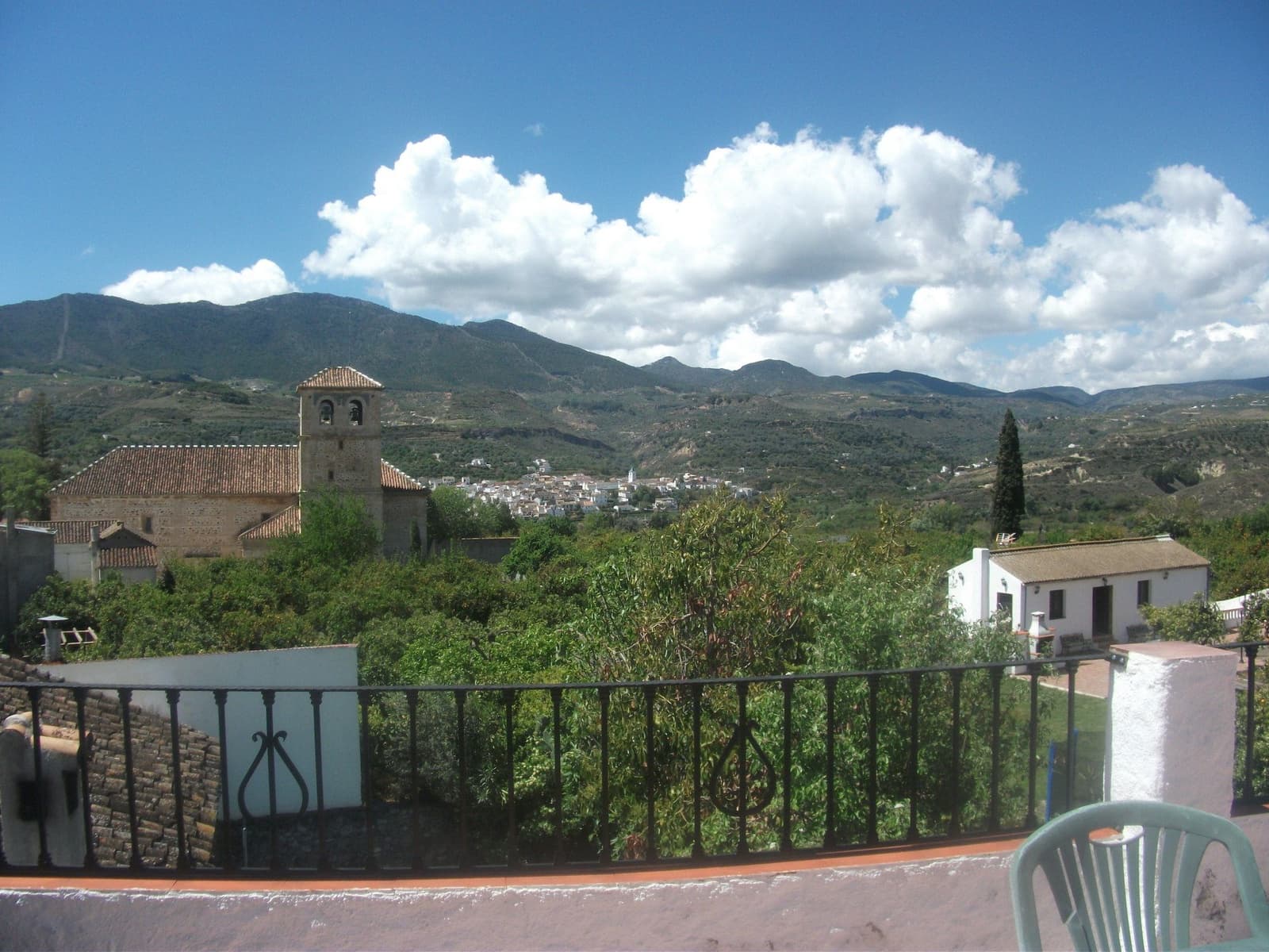 3 slaapkamer Villa voor vakantieverhuur in Lecrin met zwembad - € 250 (Ref: 1059347)