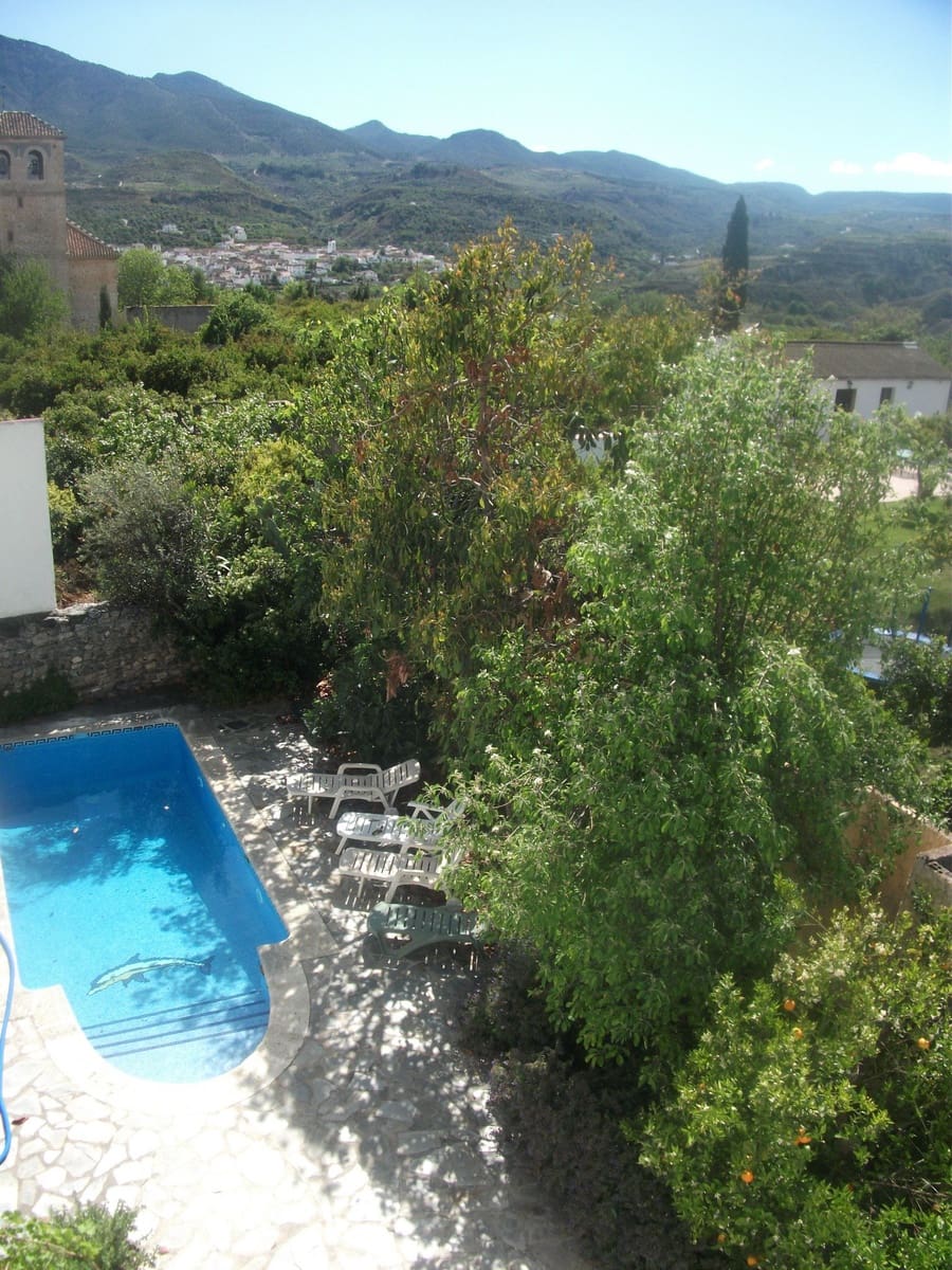 3 slaapkamer Villa voor vakantieverhuur in Lecrin met zwembad - € 250 (Ref: 1059347)