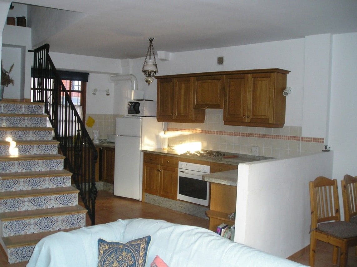 3 slaapkamer Villa voor vakantieverhuur in Lecrin met zwembad - € 250 (Ref: 1059347)