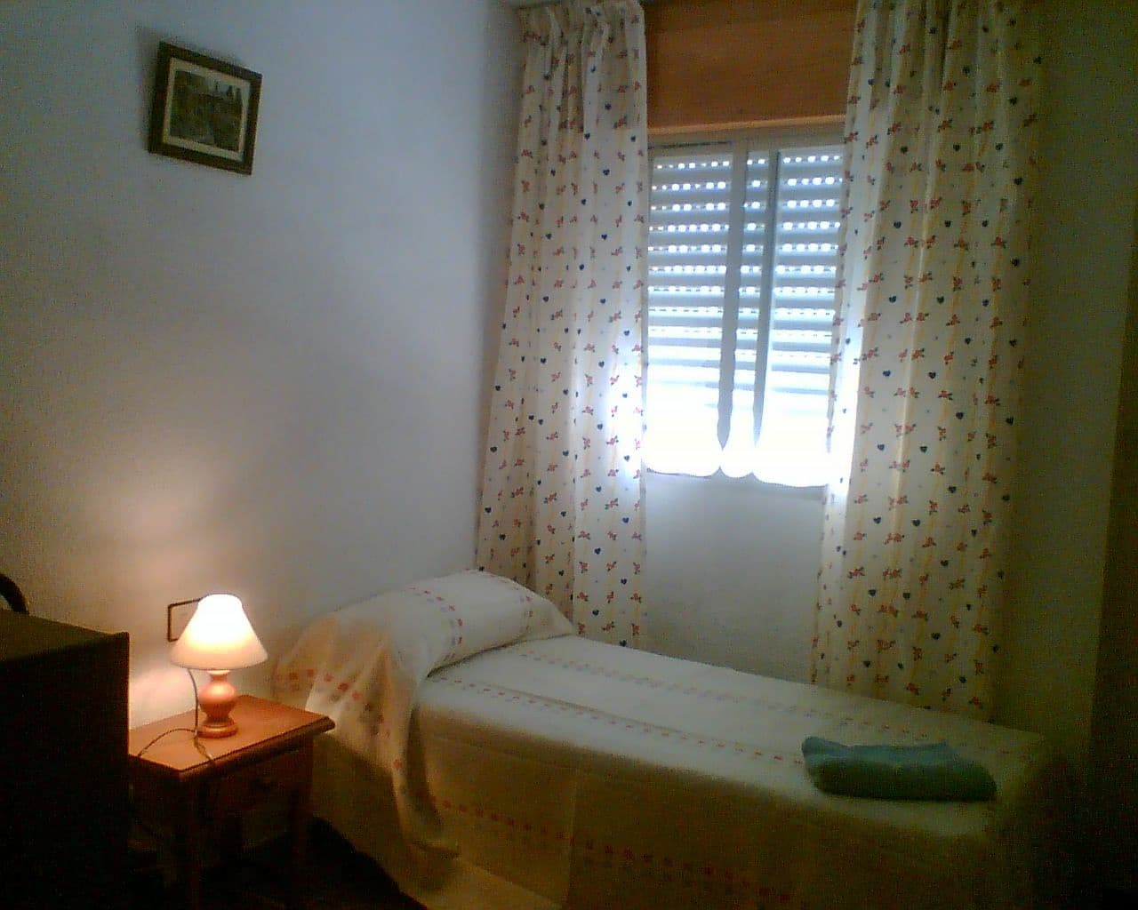   3 soveværelse   ferieLejlighed i Almunecar   med   swimmingpool   - € 150 (Ref: 1059350)