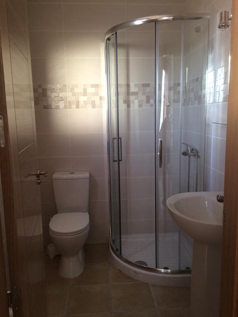 3 slaapkamer Huis voor vakantieverhuur in Pinos del Valle met zwembad garage - € 150 (Ref: 1325766)