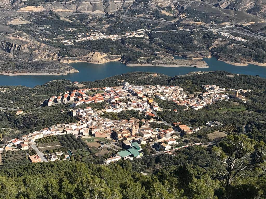 3 slaapkamer Huis voor vakantieverhuur in Pinos del Valle met zwembad garage - € 150 (Ref: 1325766)