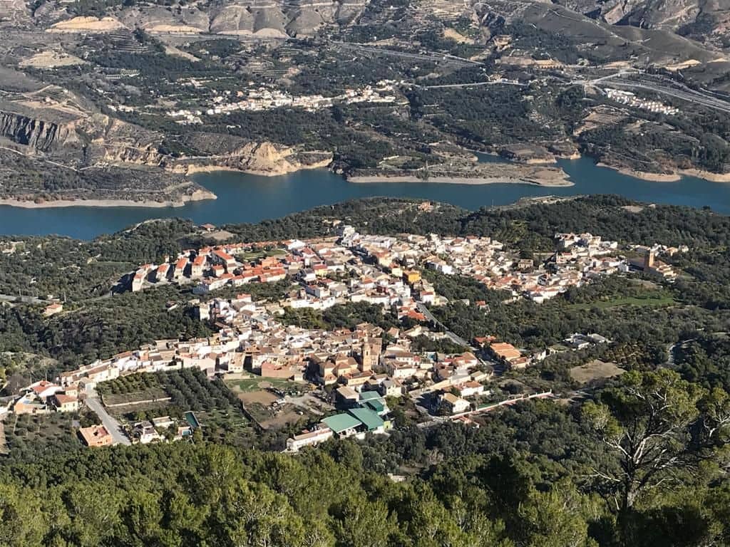 4 bedroom Townhouse for rent in Pinos del Valle with pool garage - € 730 (Ref: 1953785)