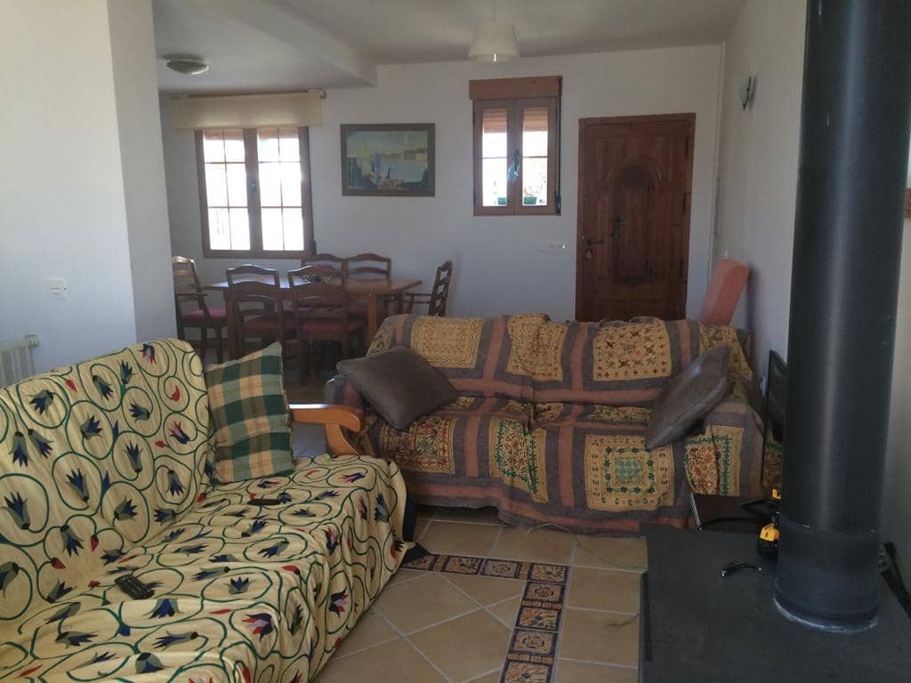 3 quarto Casa em Banda para arrendar em Pinos del Valle com piscina garagem - 675 € (Ref: 2010795)