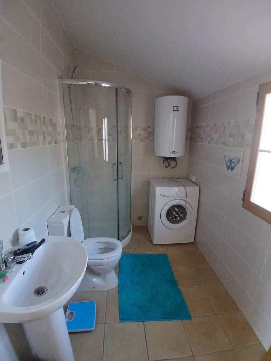 3 quarto Casa em Banda para arrendar em Pinos del Valle com piscina garagem - 675 € (Ref: 2010795)