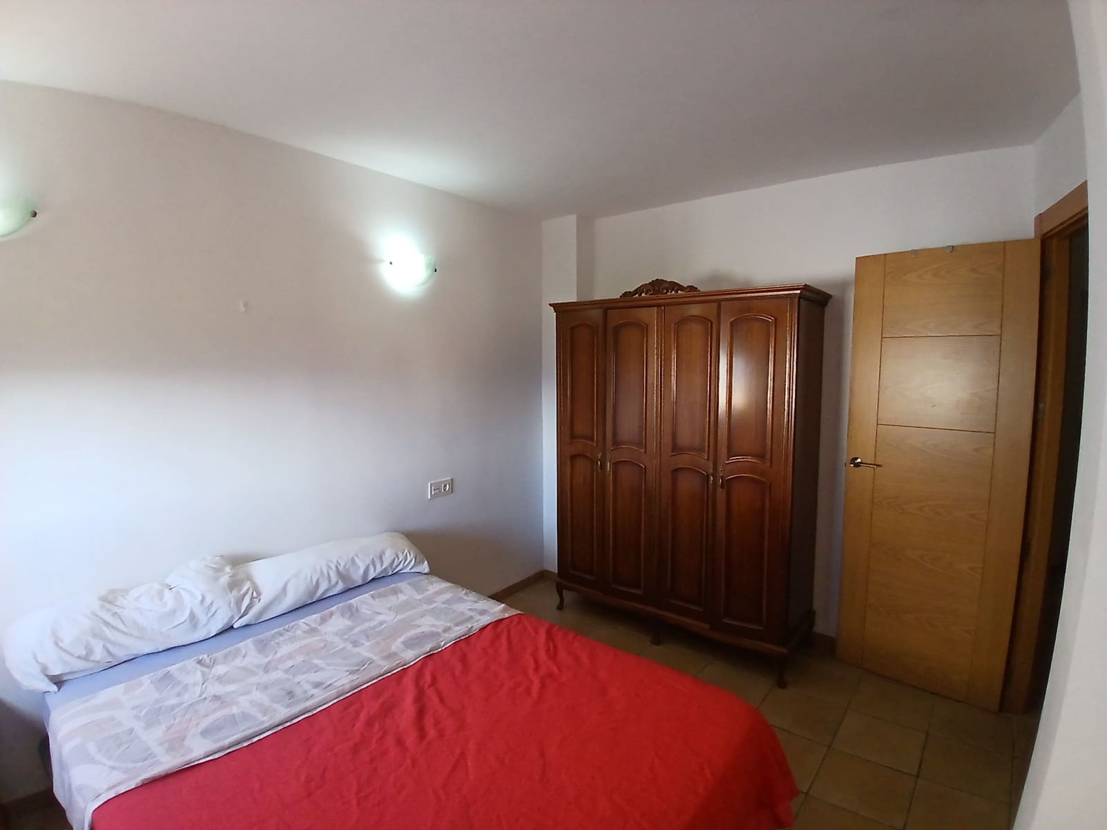 3 quarto Casa em Banda para arrendar em Pinos del Valle com piscina garagem - 675 € (Ref: 2010795)