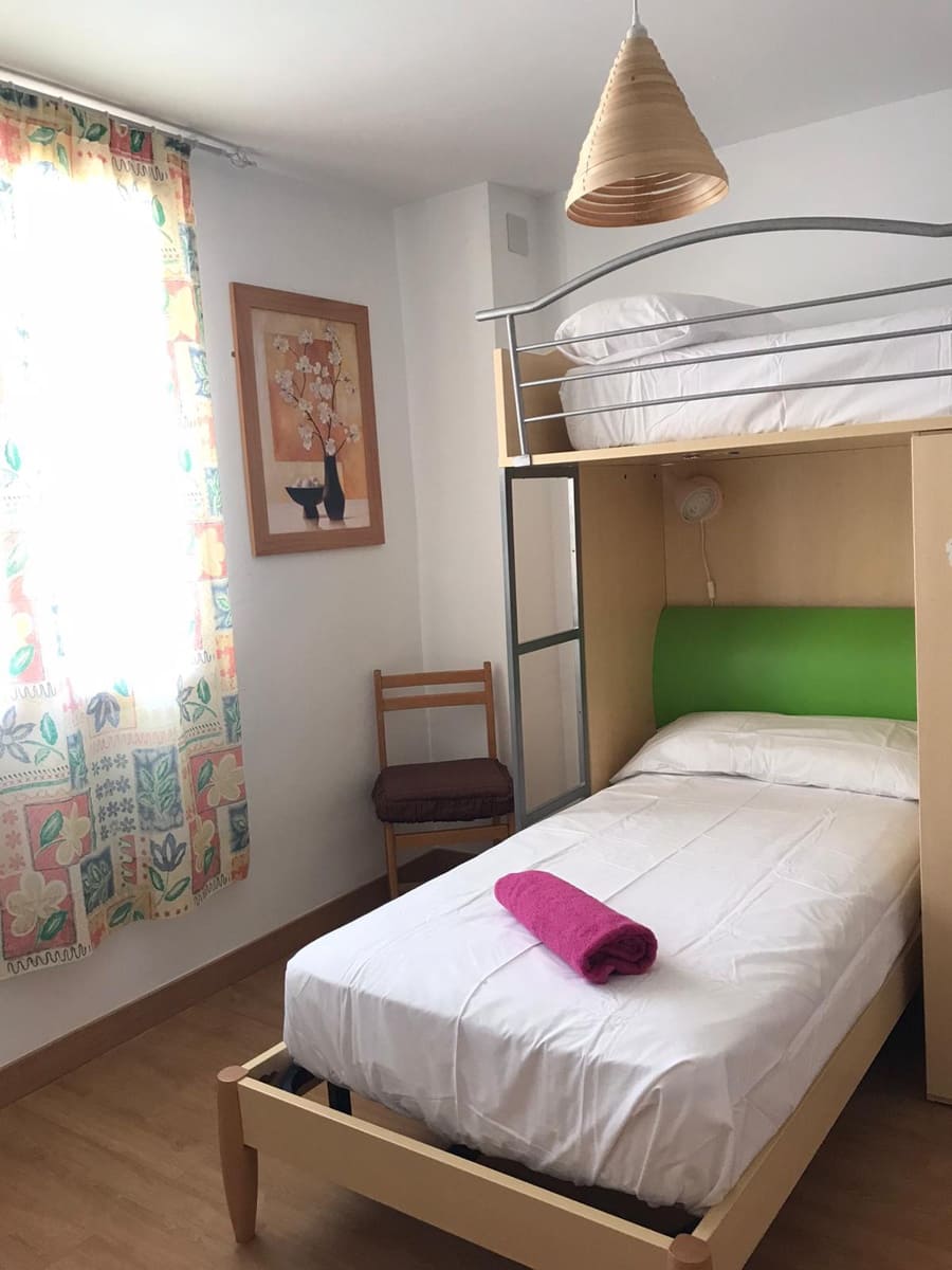 2 soveværelse Lejlighed til leje i Pinos del Valle med swimmingpool garage - € 550 (Ref: 7029746)