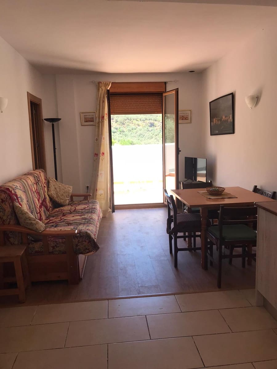 2 soveværelse Lejlighed til leje i Pinos del Valle med swimmingpool garage - € 550 (Ref: 7029746)