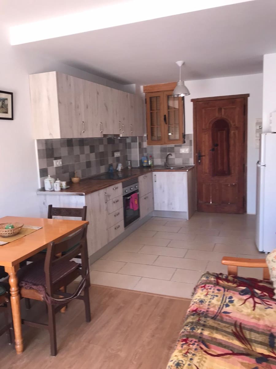 2 soveværelse Lejlighed til leje i Pinos del Valle med swimmingpool garage - € 550 (Ref: 7029746)