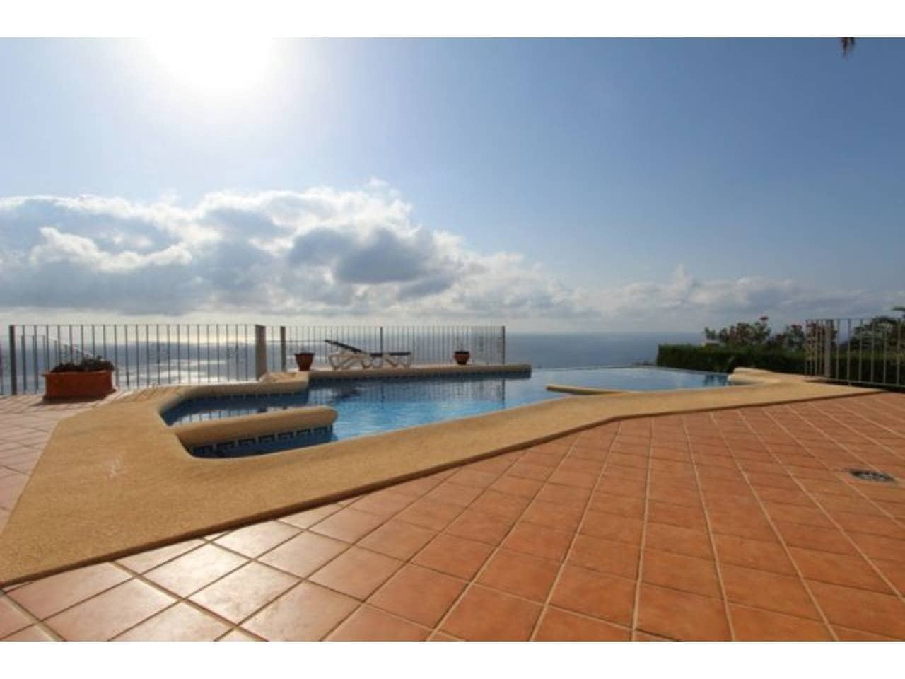 4 slaapkamer Villa te koop in Benitachell / Benitatxell met zwembad garage - € 1.250.000 (Ref: 3735520)