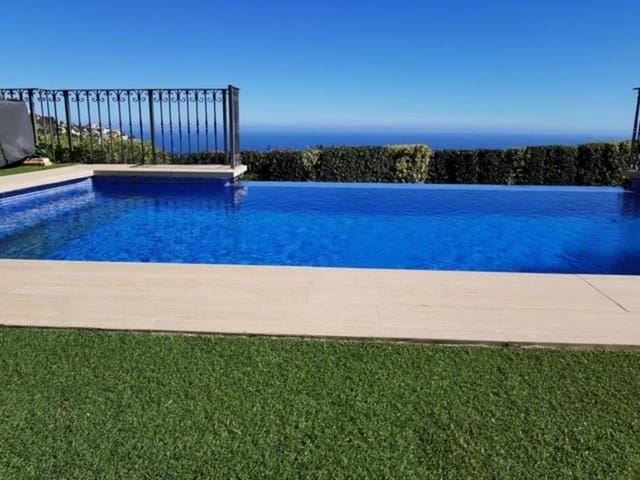 4 makuuhuone Huvila myytävänä paikassa Altea mukana uima-altaan 
autotalli - 1 400 000 € (Ref: 4346333)