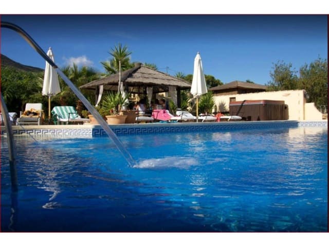 8 makuuhuone Huvila myytävänä paikassa Benissa mukana uima-altaan 
autotalli - 1 250 000 € (Ref: 5774176)