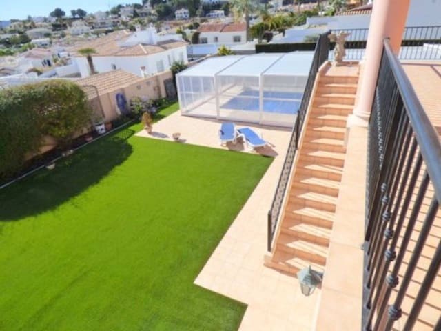 7 soveværelse Villa til salg i Alfaz del Pi / L'Alfàs del Pi med swimmingpool garage - € 699.000 (Ref: 5774228)