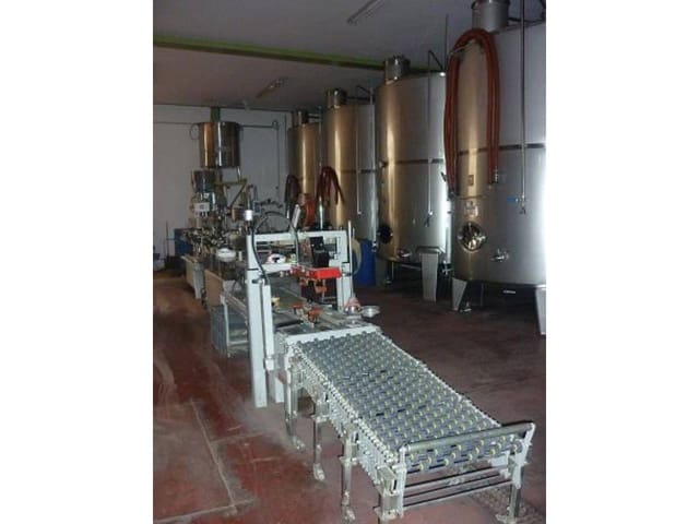 Erhverv til salg i Mota del Cuervo - € 1.200.000 (Ref: 5774247)