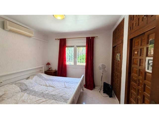 4 makuuhuone Huvila myytävänä paikassa Canuta, Calpe / Calp mukana uima-altaan 
autotalli - 865 000 € (Ref: 5774281)