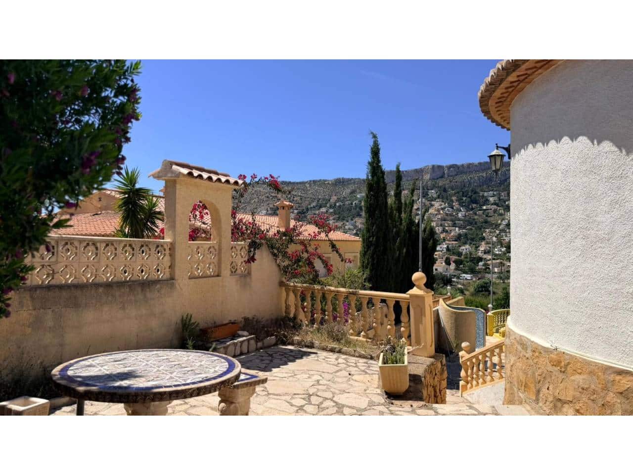 4 soveværelse Villa til salg i Calpe / Calp med swimmingpool garage - € 865.000 (Ref: 5774281)