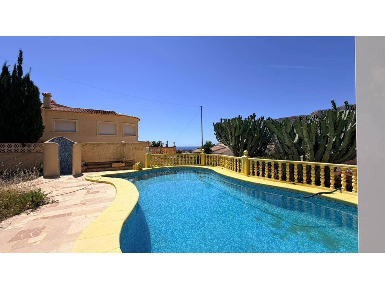 4 soveværelse Villa til salg i Calpe / Calp med swimmingpool garage - € 865.000 (Ref: 5774281)