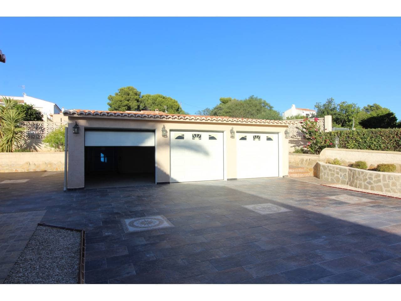 5 bedroom Villa for sale in Calpe / Calp with pool garage - € 785,000 (Ref: 7455593)