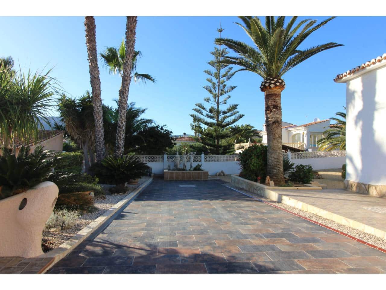 5 bedroom Villa for sale in Calpe / Calp with pool garage - € 785,000 (Ref: 7455593)