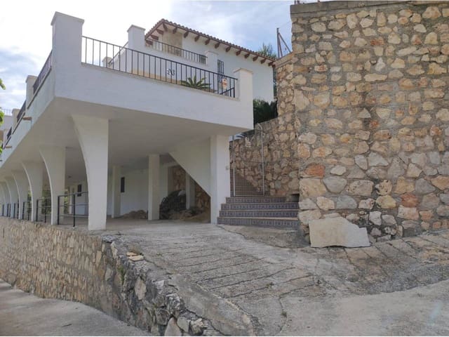 8 bedroom Villa for sale in L'Atzúvia - € 695,000 (Ref: 8128812)