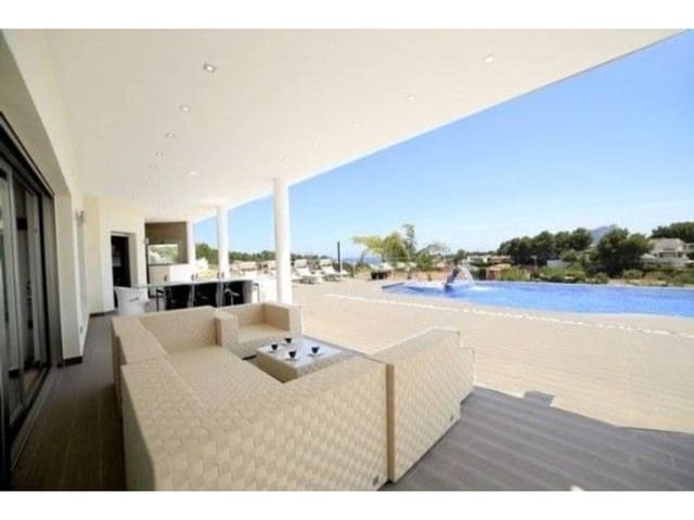 5 slaapkamer Villa te koop in Benissa met zwembad - € 1.900.000 (Ref: 8267436)