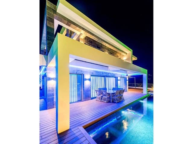 4 soveværelse Villa til salg i Canuta, Calpe / Calp med swimmingpool garage - € 1.890.000 (Ref: 8267437)