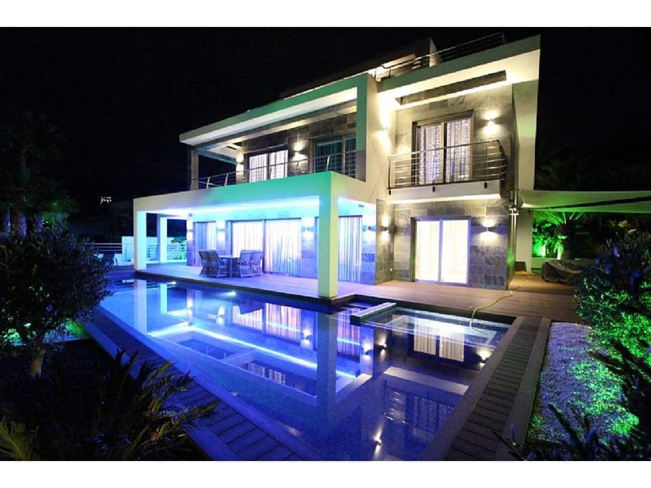 4 soveværelse Villa til salg i Calpe / Calp med swimmingpool garage - € 1.890.000 (Ref: 8267437)