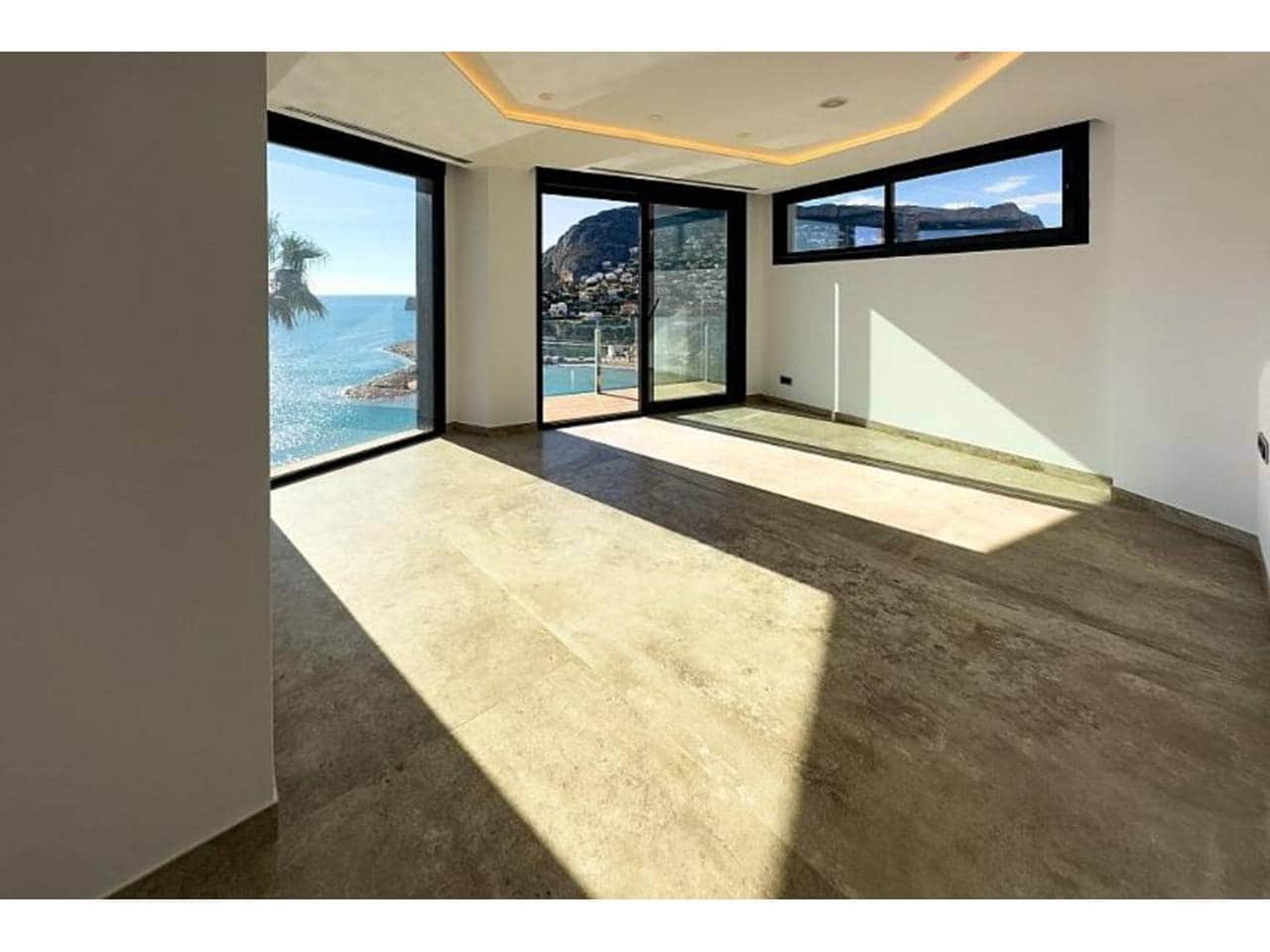 4 makuuhuone Huvila myytävänä paikassa Calpe / Calp mukana uima-altaan 
autotalli - 2 849 000 € (Ref: 8299953)