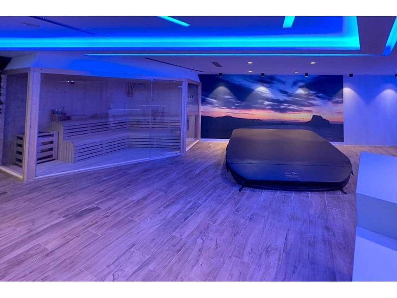 4 makuuhuone Huvila myytävänä paikassa Calpe / Calp mukana uima-altaan 
autotalli - 2 849 000 € (Ref: 8299953)