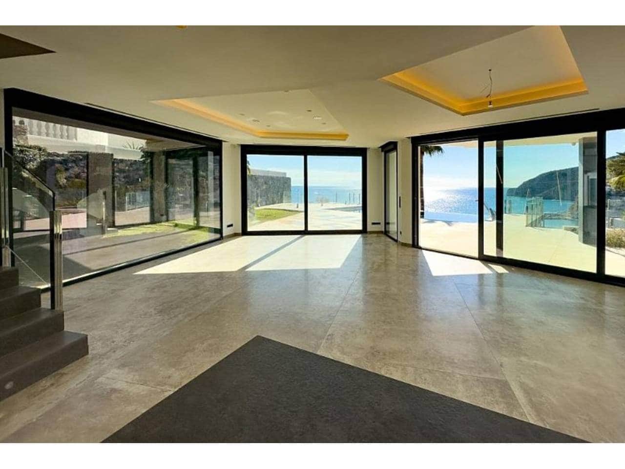 4 makuuhuone Huvila myytävänä paikassa Calpe / Calp mukana uima-altaan 
autotalli - 2 849 000 € (Ref: 8299953)