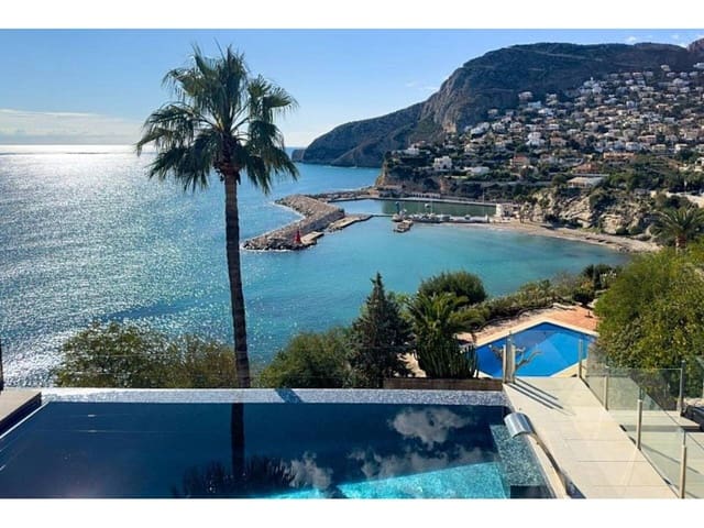 4 makuuhuone Huvila myytävänä paikassa Calpe / Calp mukana uima-altaan 
autotalli - 2 849 000 € (Ref: 8299953)