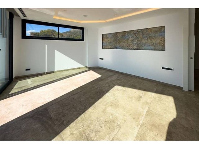 4 makuuhuone Huvila myytävänä paikassa Calpe / Calp mukana uima-altaan 
autotalli - 2 849 000 € (Ref: 8299953)