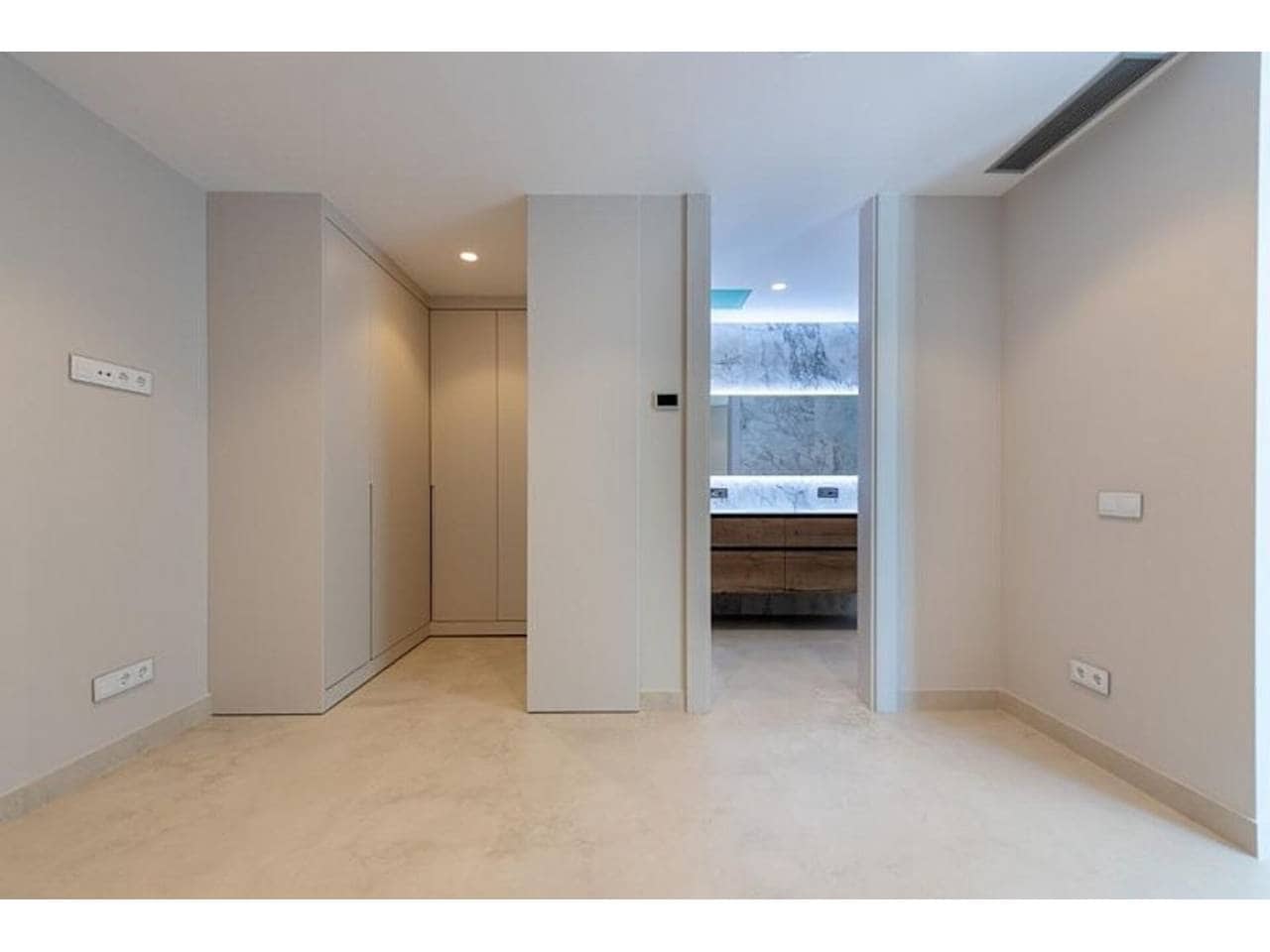 4 soveværelse Lejlighed til salg i Benidorm med swimmingpool garage - € 1.650.000 (Ref: 8306080)