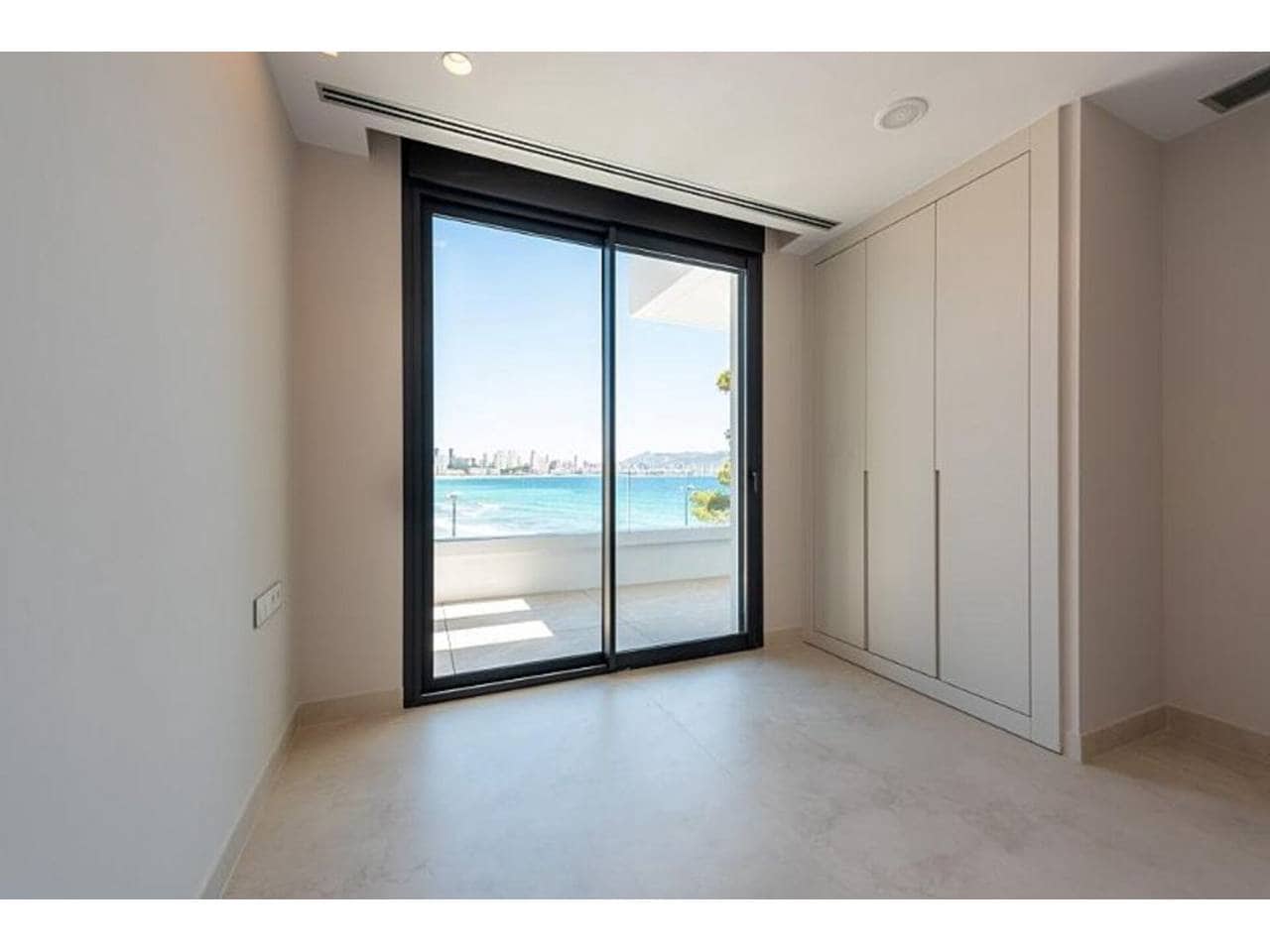 4 soveværelse Lejlighed til salg i Benidorm med swimmingpool garage - € 1.650.000 (Ref: 8306080)