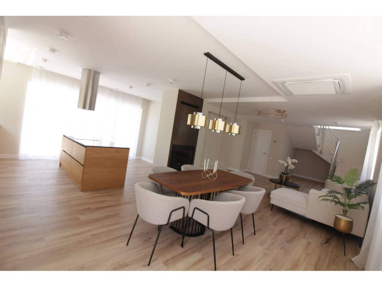 4 quarto Moradia para venda em Calpe / Calp com piscina - 995 000 € (Ref: 8359041)