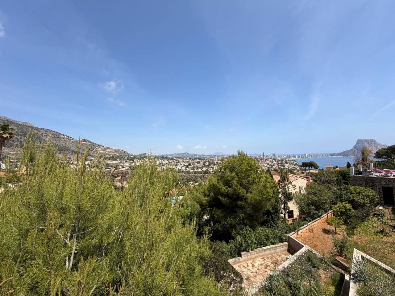 Chalet de 5 habitaciones en Calpe / Calp en venta con piscina - 650.000 € (Ref: 8737052)
