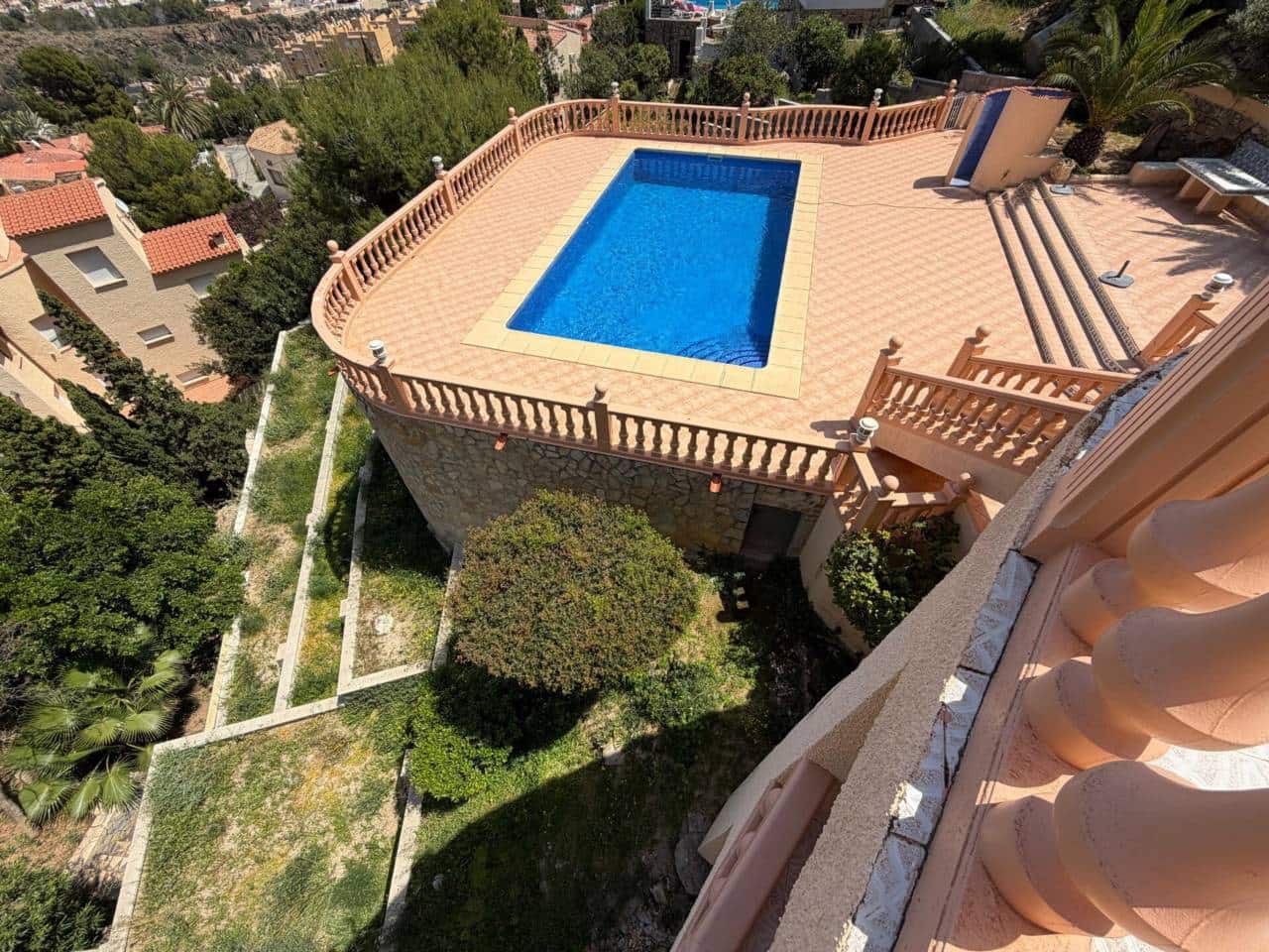 Chalet de 5 habitaciones en Calpe / Calp en venta con piscina - 650.000 € (Ref: 8737052)