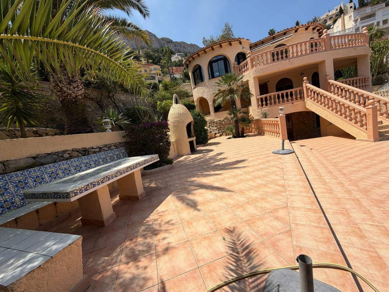 Chalet de 5 habitaciones en Calpe / Calp en venta con piscina - 650.000 € (Ref: 8737052)