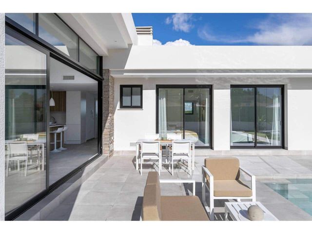 3 bedroom Townhouse for sale in Calasparra with pool garage - € 365,000 (Ref: 8883911)