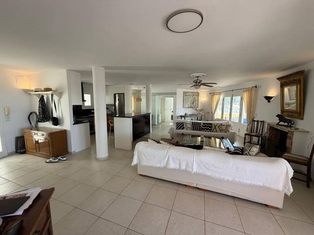 Chalet de 4 habitaciones en Moraira, Teulada-Moraira en venta con piscina garaje - 979.000 € (Ref: 8907110)